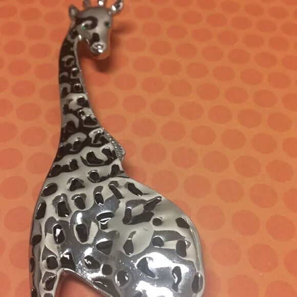 Silver Giraffe   - Picture 4 of 4